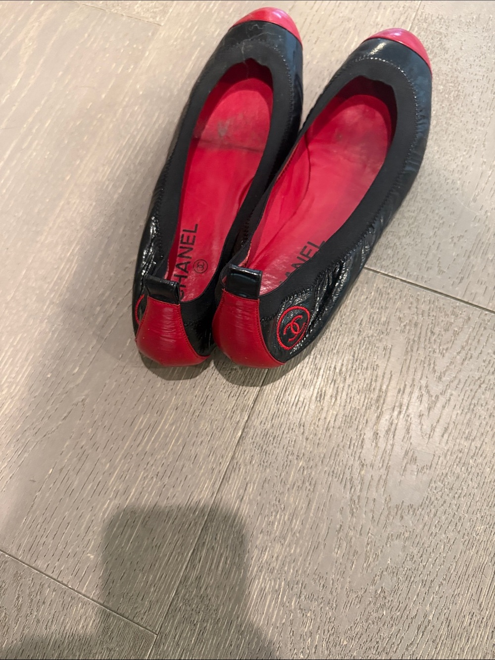 CHANEL Black & Red Cap-Toe Ballet Flats - Picture 3 of 4